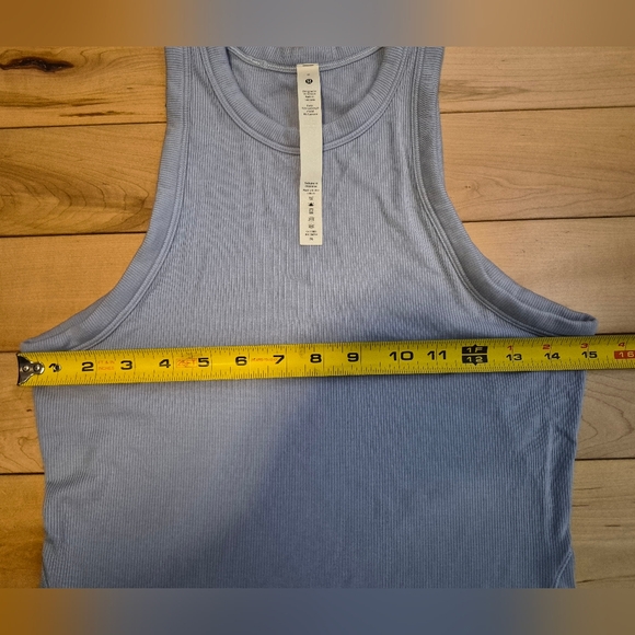 Lululemon women's size 6 light blue tank top - Picture 5 of 5